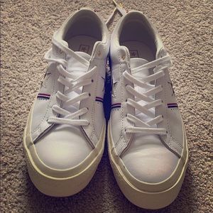 converse low top sneaker